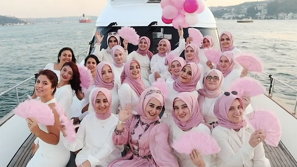 Teknede Bekarlığa Veda Partisi