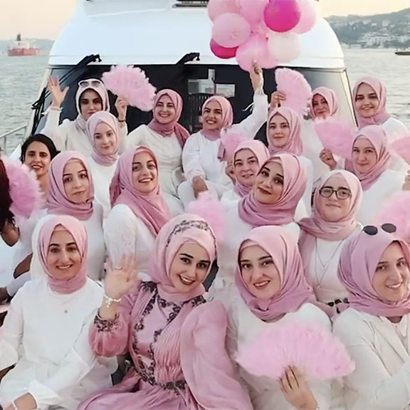 Teknede Bekarlığa Veda Partisi
